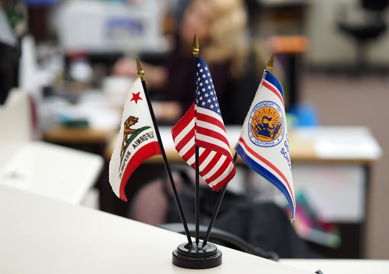 The+United+States+flag%2C+as+well+as+the+California+flag%2C+are+displayed+in+the+school+office.++Photo+by+Salvatore+Ginexi+