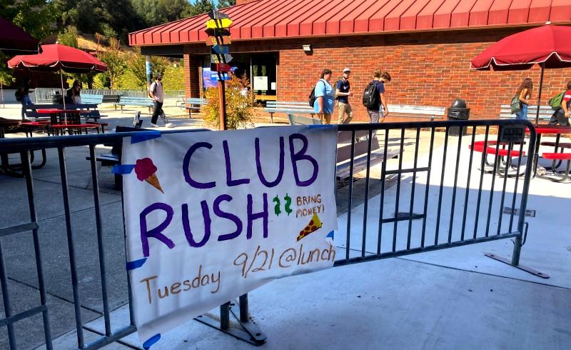  Club rush was held as a fundraising event for clubs and to raise awareness about them.  Photo by Sara Tate